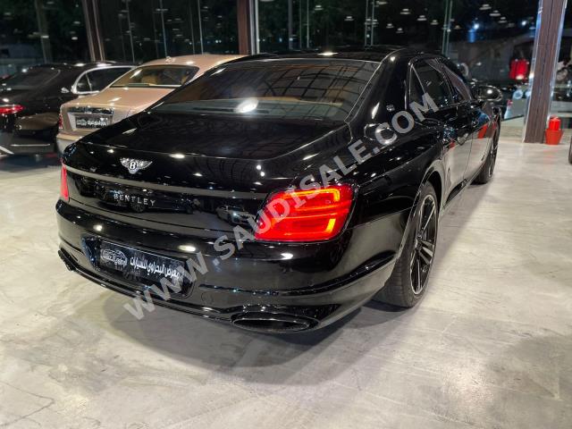 2020 بنتلي كونتيننتل فلاينج سبير الاصدار الاول