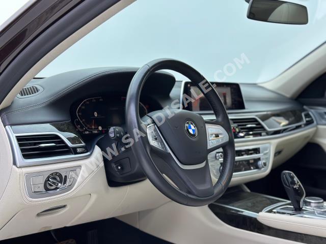 2020 بي ام دبليو الفئة السابعة 730 إل أي