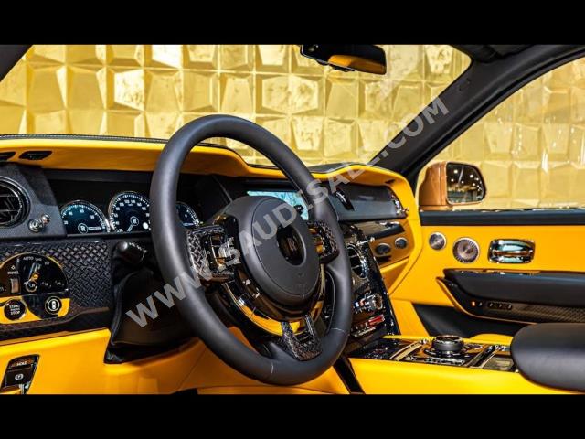 2023 رولز رويس كولينان بلاك بادج