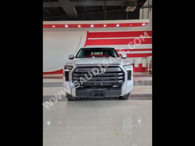 2022 تويوتا تندرا كرو ماكس ليمتيد