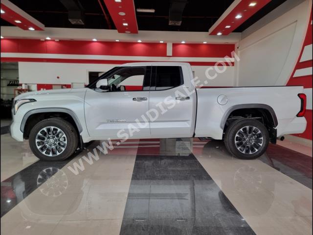 2022 تويوتا تندرا كرو ماكس ليمتيد