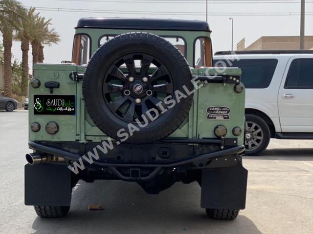 2000 Land Rover Defender