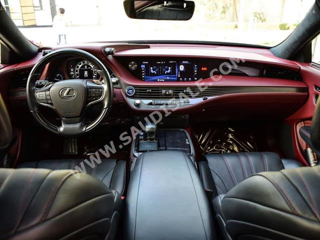 2018 Lexus LS 500h