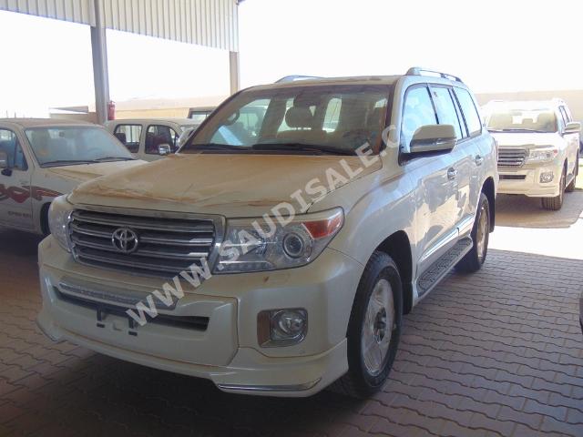 2015 Toyota Land Cruiser GXR