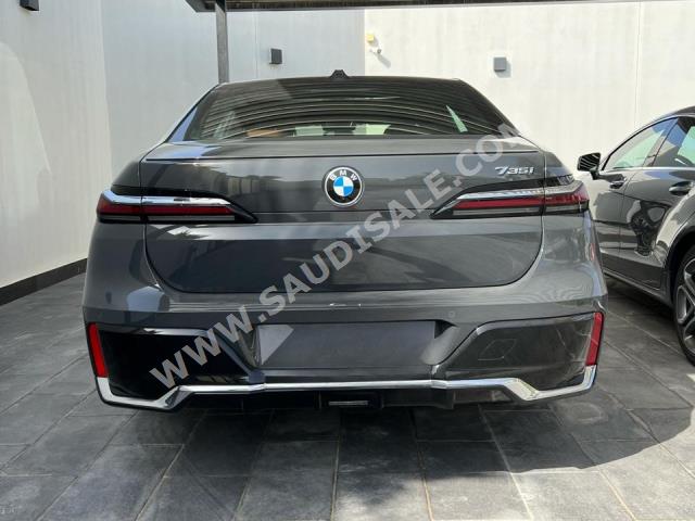 2024 بي ام دبليو الفئة السابعة 735أي