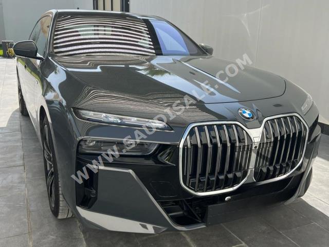 2024 بي ام دبليو الفئة السابعة 735أي