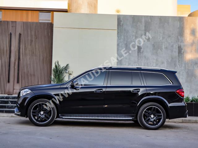 2015 مرسيدس - بنز جي إل 500 أي إم جي