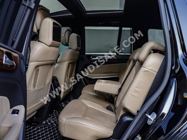 2015 مرسيدس - بنز جي إل 500 أي إم جي