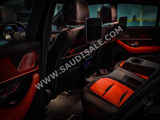 2021 مرسيدس - بنز جي إل إي 63إس أي إم جي