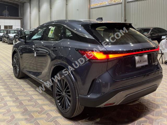 2024 لكزس أر إكس 350