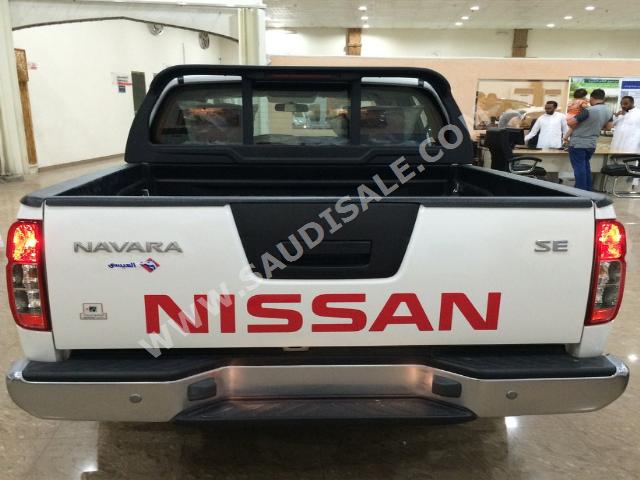 2015 نيسان نافارا