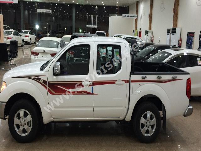 2015 نيسان نافارا