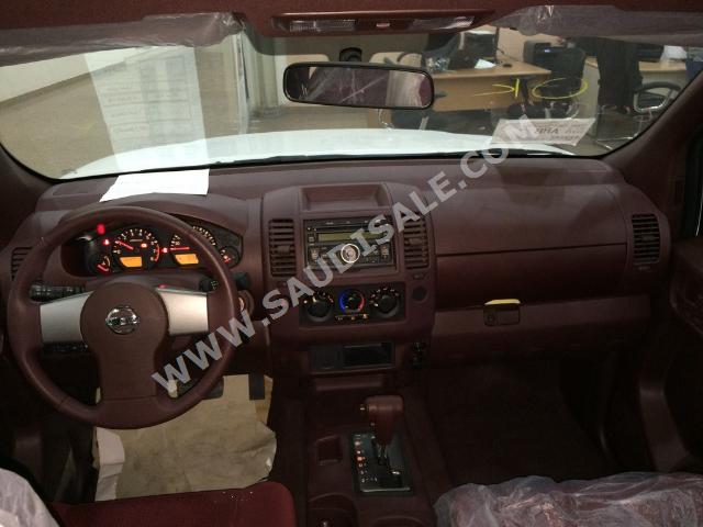 2015 نيسان نافارا