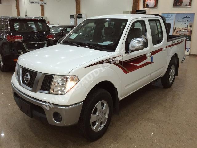 2015 نيسان نافارا