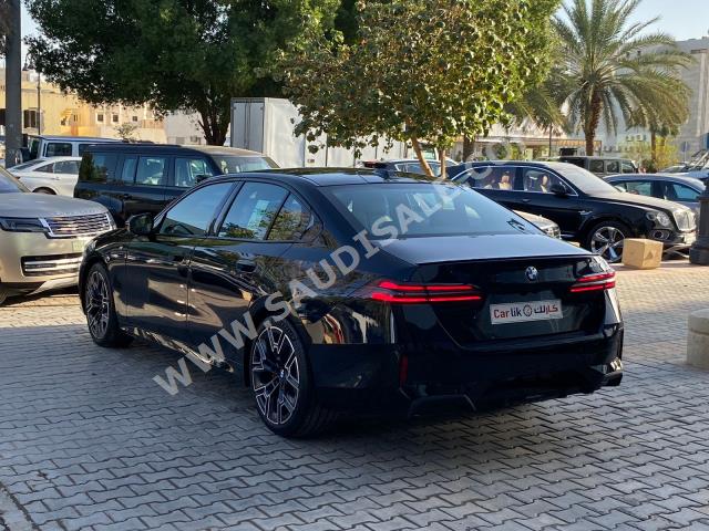 2024 بي ام دبليو الفئة الخامسة 520 أي