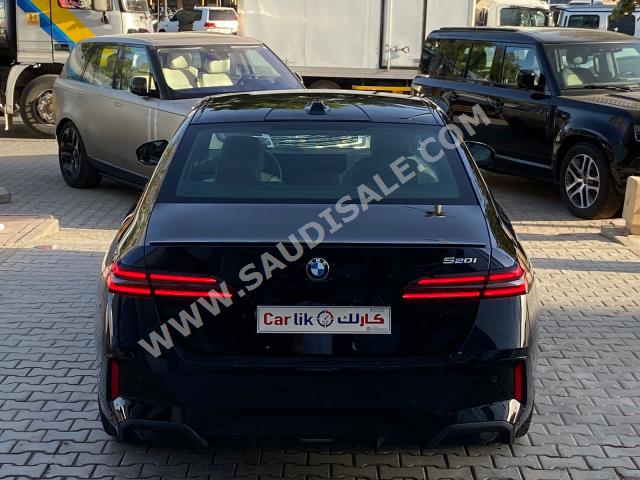 2024 بي ام دبليو الفئة الخامسة 520 أي