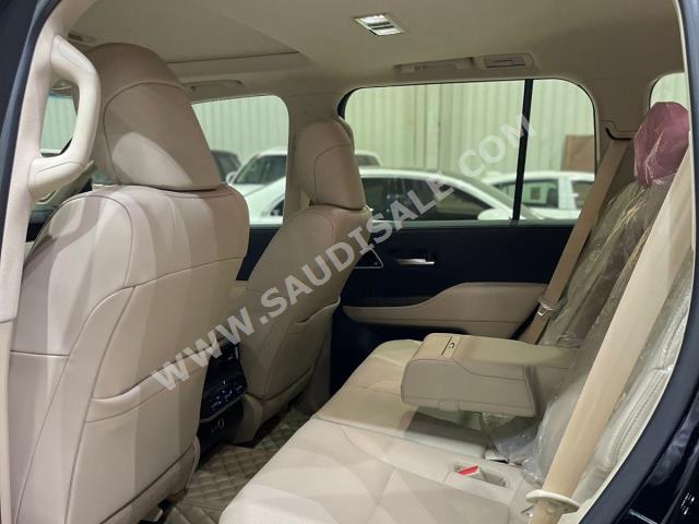 2023 تويوتا لاند كروزر في اكس ار