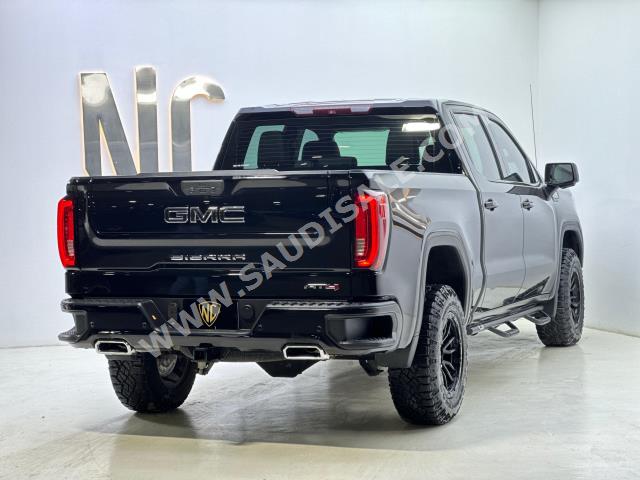2021 جي ام سي سييرا اي تي 4