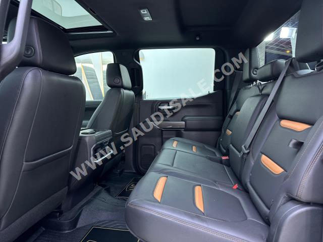 2021 جي ام سي سييرا اي تي 4