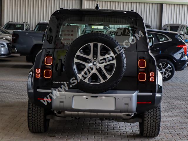 2024 لاند روفر ديفيندر اتش اس اي