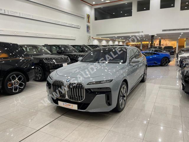 2023 بي ام دبليو الفئة السابعة 760 إل أي