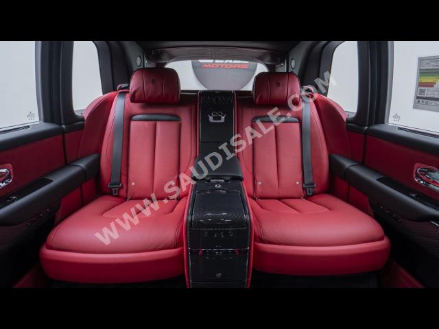 2023 رولز رويس كولينان بلاك بادج