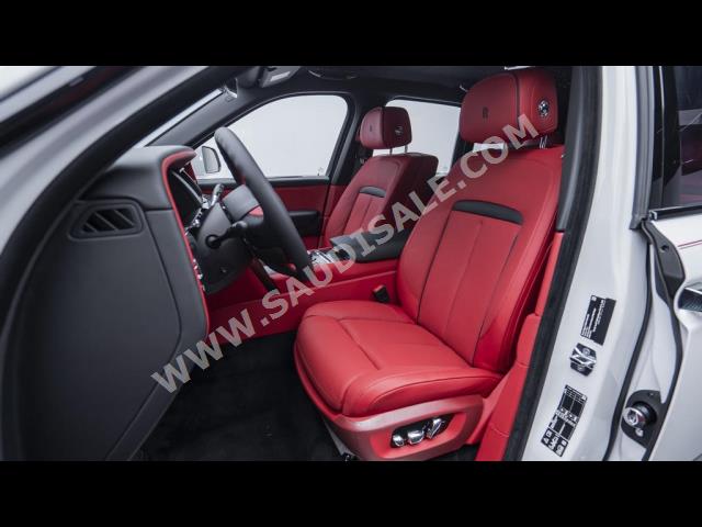 2023 رولز رويس كولينان بلاك بادج