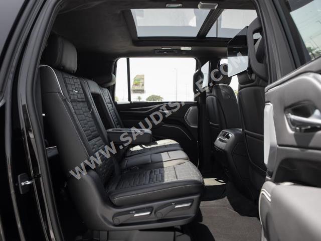 2023 كاديلاك اسكاليد إي إس في