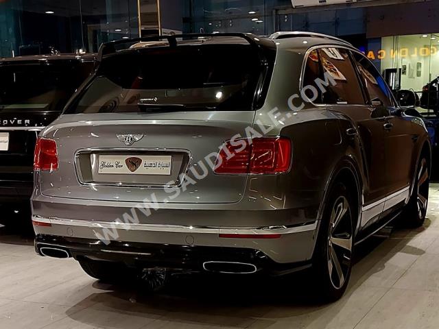 2017 بنتلي بنتايجا الاصدار الاول