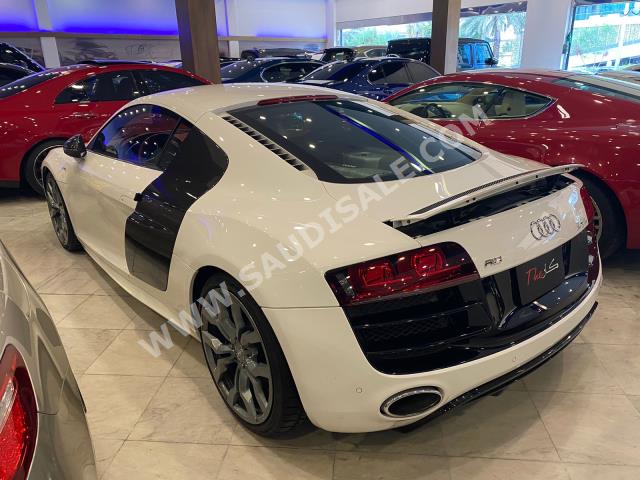 2011 اودي ار 8