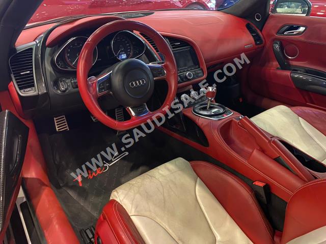 2011 اودي ار 8