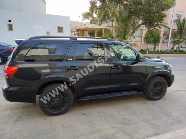 2016 تويوتا سكويا