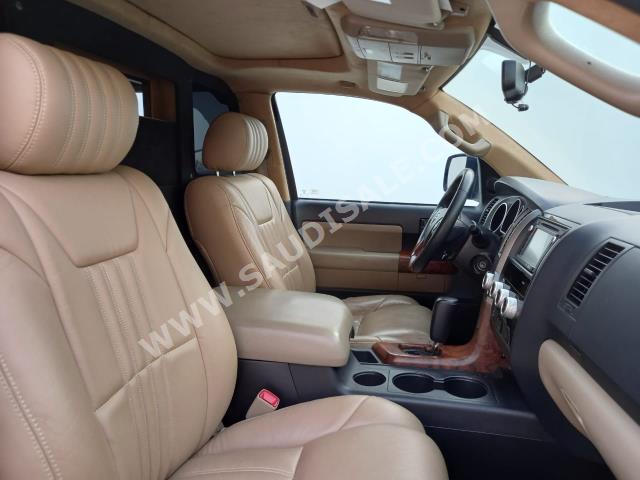 2016 تويوتا سكويا