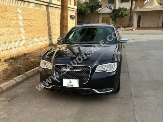 2019 كرايسلر 300 سي اكزكتيف