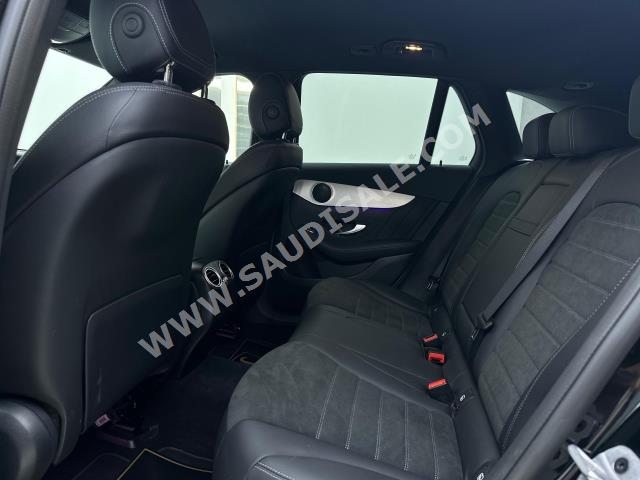 2022 مرسيدس - بنز جي إل سي 200