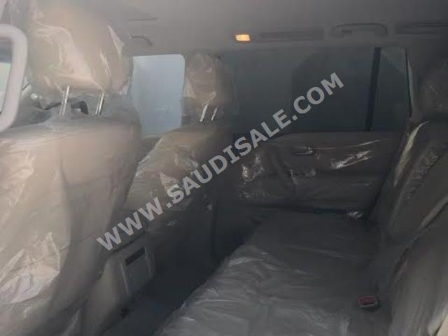 2016 Nissan Patrol SE2