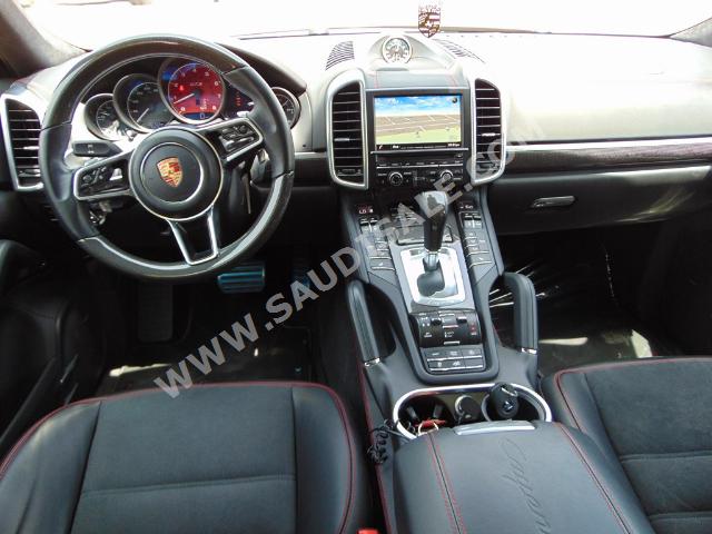 2016 Porsche Cayenne GTS