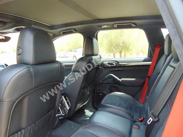 2016 Porsche Cayenne GTS