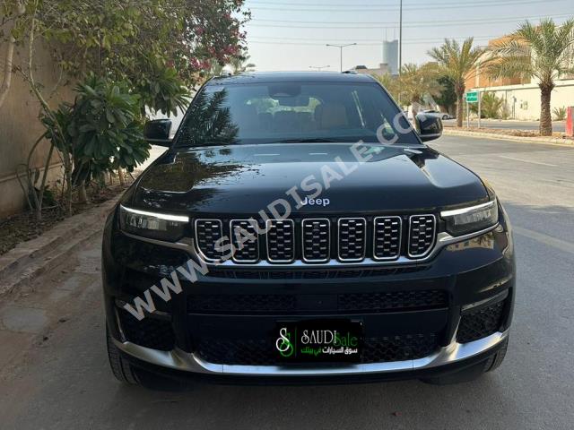 2021 جييب جراند شيروكي ساميت