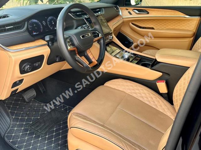 2021 جييب جراند شيروكي ساميت