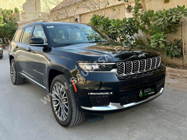 2021 جييب جراند شيروكي ساميت