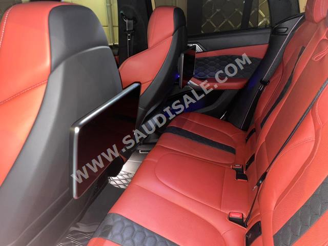 2021 بي ام دبليو الفئة اكس 6 إم كومبيتيشن