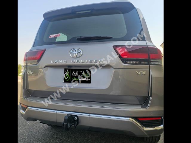 2023 تويوتا لاند كروزر في اكس