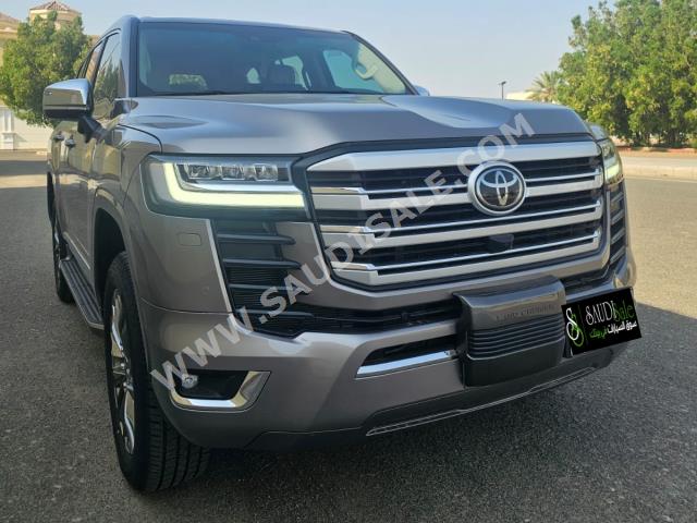 2023 تويوتا لاند كروزر في اكس