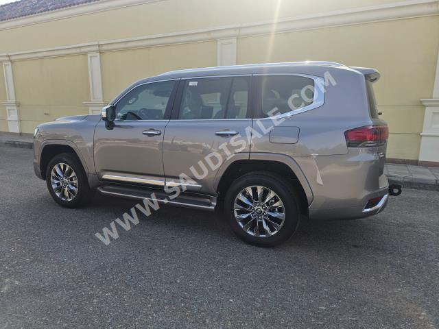 2023 تويوتا لاند كروزر في اكس