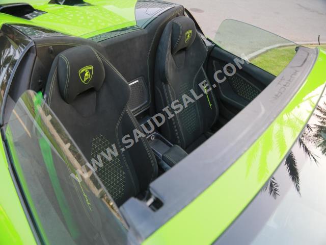 2018 لمبرجيني هوراكان بيرفورمانت