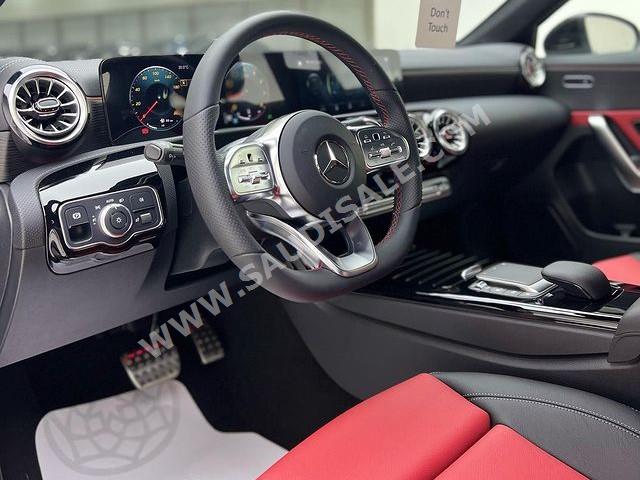 2022 مرسيدس - بنز أي 200