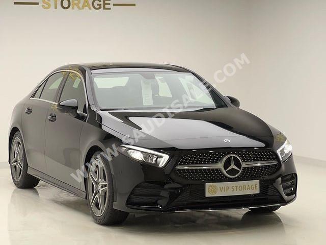 2022 مرسيدس - بنز أي 200