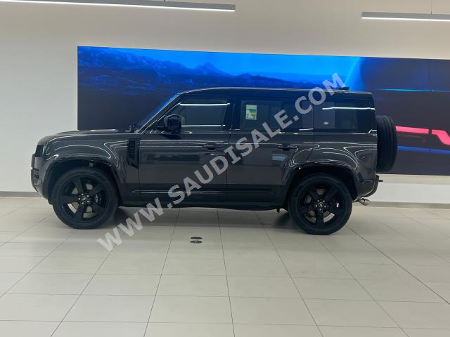 2023 لاند روفر ديفيندر اكس 110