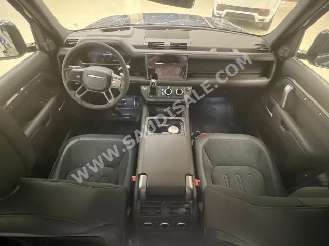 2023 لاند روفر ديفيندر اكس 110